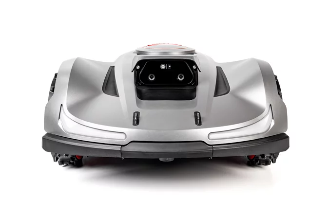 Robot koszący Sunseeker Elite X7 RTK Gen. 2 podczas pracy w ogrodzie bez przewodów