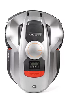 Robot koszący Sunseeker Elite X7 RTK Gen. 2 podczas pracy w ogrodzie bez przewodów